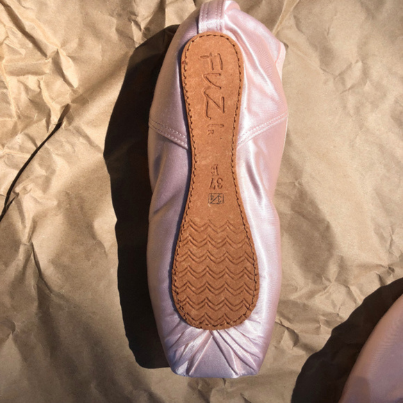 Fuzi Shoes Adult Flexible 34 Shank Pointe Shoes 37e Ww